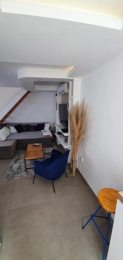 Sea Side Apartment Cattaro Esterno foto
