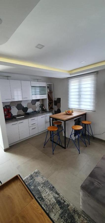 Sea Side Apartment Cattaro Esterno foto